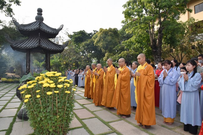 Pilgrimage at the beginning of Year of the Cat
