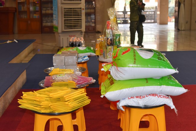 Pilgrimage at the beginning of Year of the Cat