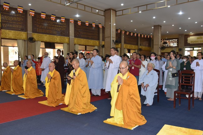 Pilgrimage at the beginning of Year of the Cat