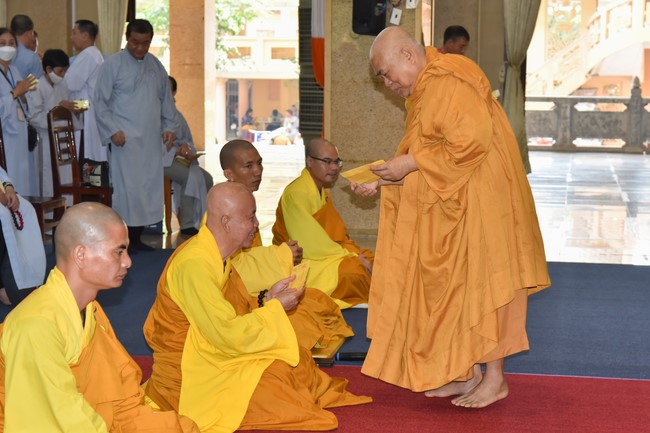 Pilgrimage at the beginning of Year of the Cat