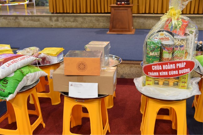 Pilgrimage at the beginning of Year of the Cat