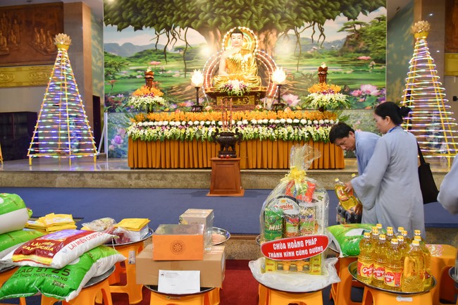 Pilgrimage at the beginning of Year of the Cat