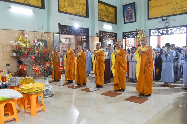 Pilgrimage at the beginning of Year of the Cat