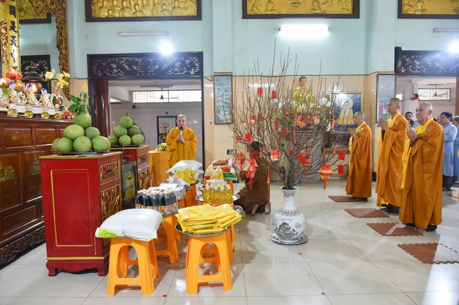 Pilgrimage at the beginning of Year of the Cat