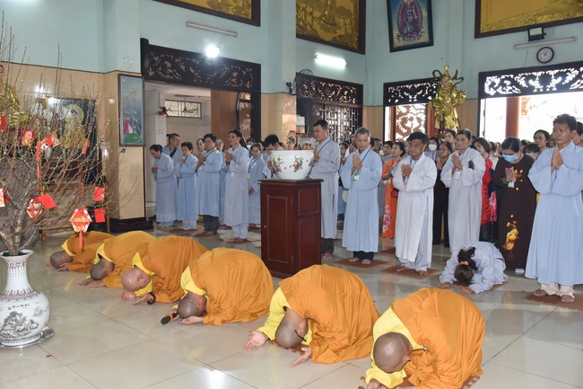 Pilgrimage at the beginning of Year of the Cat