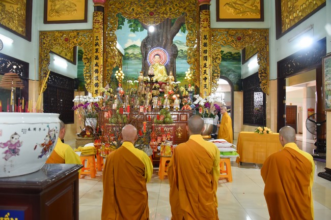 Pilgrimage at the beginning of Year of the Cat