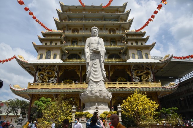 Pilgrimage at the beginning of Year of the Cat