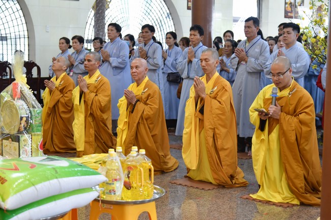 Pilgrimage at the beginning of Year of the Cat