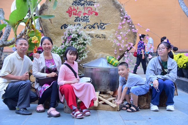 Series of photos on the 2nd day of Lunar New Year