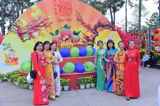 Series of photos on the 2nd day of Lunar New Year