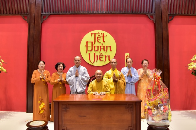 Series of photos on the 2nd day of Lunar New Year