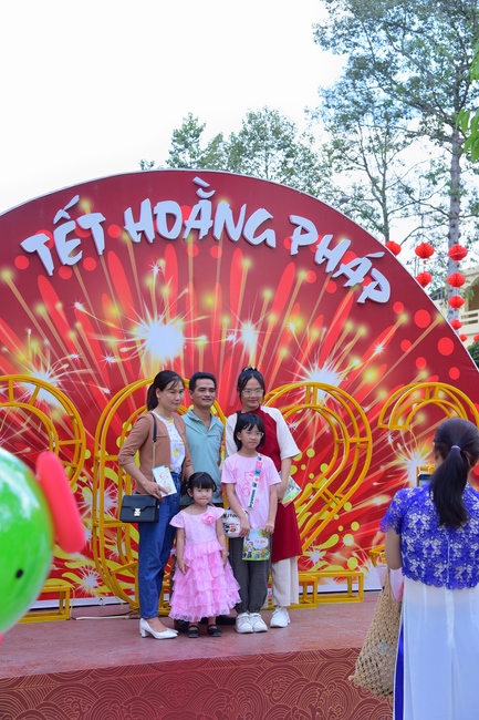 Series of photos on the 2nd day of Lunar New Year