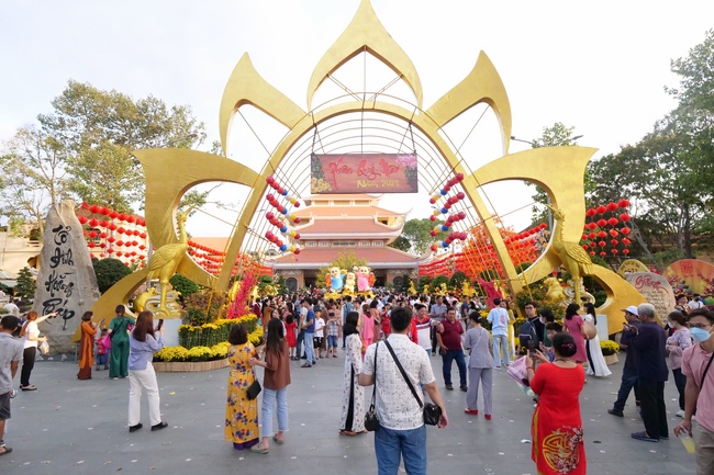 Series of photos on the 2nd day of Lunar New Year