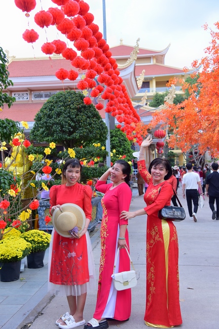 Series of photos on the 2nd day of Lunar New Year