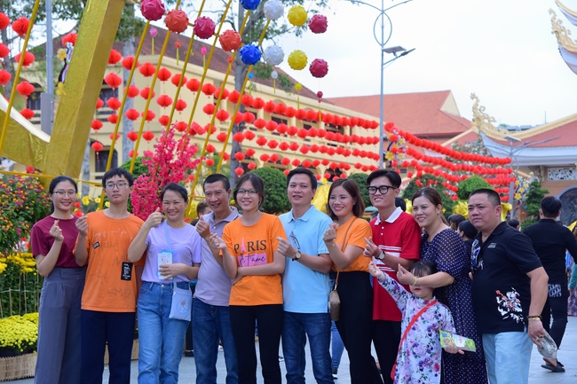 Series of photos on the 2nd day of Lunar New Year