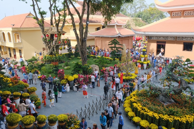 Series of photos on the 2nd day of Lunar New Year