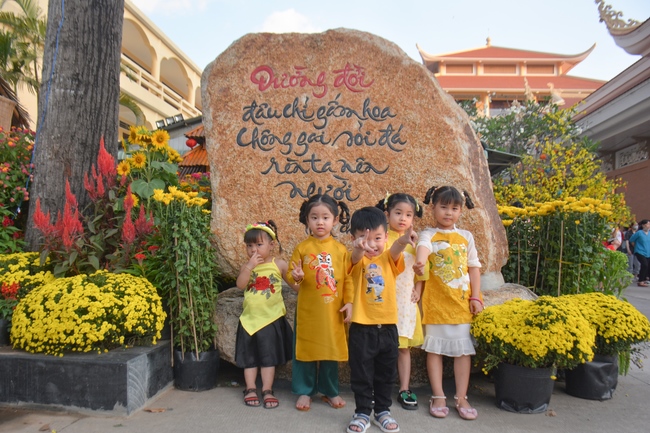 Series of photos on the 2nd day of Lunar New Year