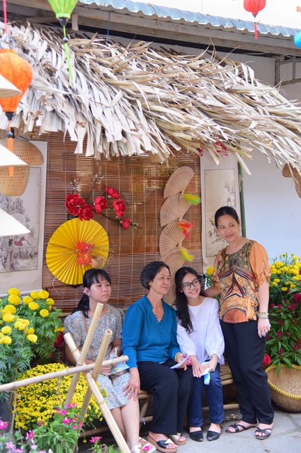 Series of photos on the 2nd day of Lunar New Year