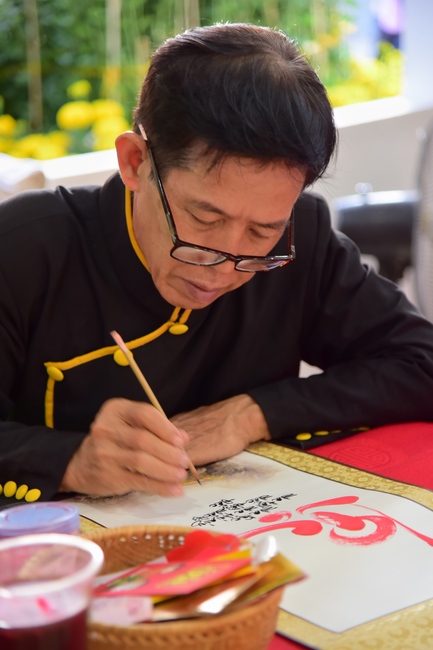 Series of photos on the 2nd day of Lunar New Year