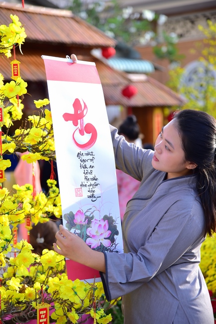 Series of photos on the 2nd day of Lunar New Year