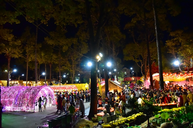 Series of photos on the 2nd day of Lunar New Year