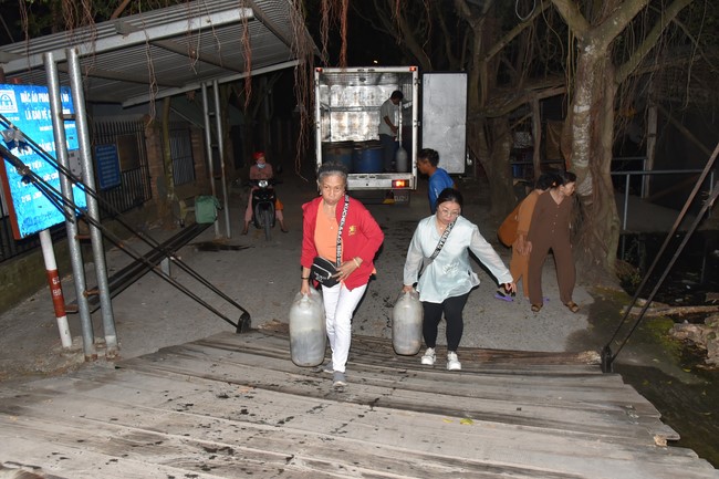 Freeing of creatures in early 2023 at Binh My ferry in Cu Chi