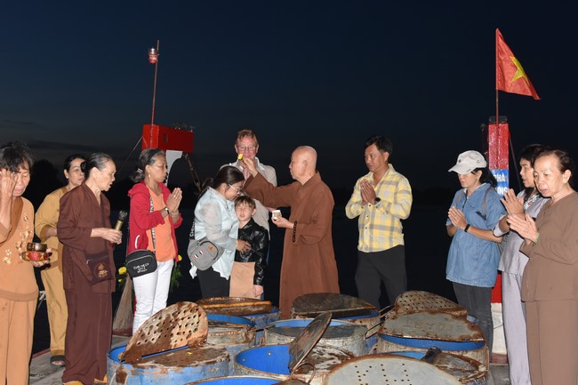 Freeing of creatures in early 2023 at Binh My ferry in Cu Chi