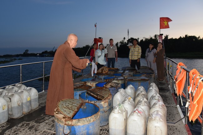 Freeing of creatures in early 2023 at Binh My ferry in Cu Chi