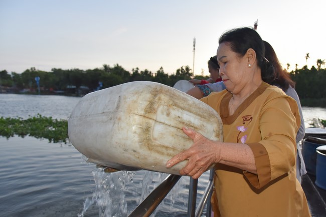 Freeing of creatures in early 2023 at Binh My ferry in Cu Chi