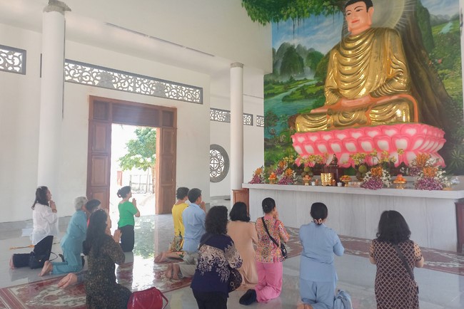 Welcoming the Lunar New Year at Hoang Phap Pagoda - Cambodia