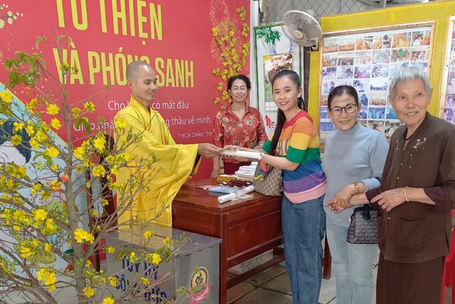 Welcoming the Lunar New Year at Hoang Phap Pagoda - Cambodia
