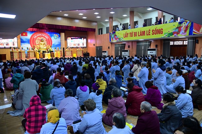 Preaching dharma at Dien Quang pagoda in the second day of propagation trip in the Northern