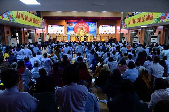 Preaching dharma at Dien Quang pagoda in the second day of propagation trip in the Northern
