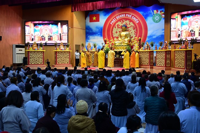 Preaching dharma at Dien Quang pagoda in the second day of propagation trip in the Northern