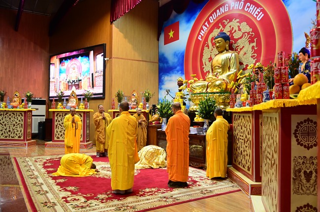 Preaching dharma at Dien Quang pagoda in the second day of propagation trip in the Northern