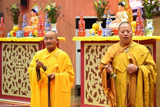 Preaching dharma at Dien Quang pagoda in the second day of propagation trip in the Northern