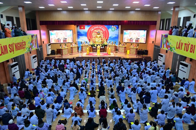 Preaching dharma at Dien Quang pagoda in the second day of propagation trip in the Northern