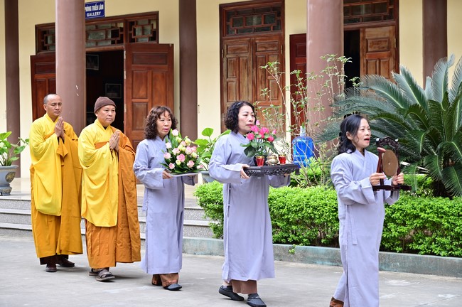 Preaching dharma at Dien Quang pagoda in the second day of propagation trip in the Northern