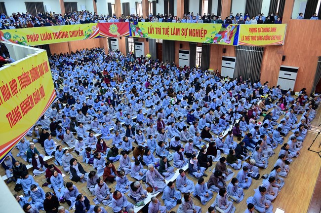 Preaching dharma at Dien Quang pagoda in the second day of propagation trip in the Northern