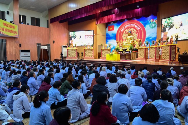 Preaching dharma at Dien Quang pagoda in the second day of propagation trip in the Northern