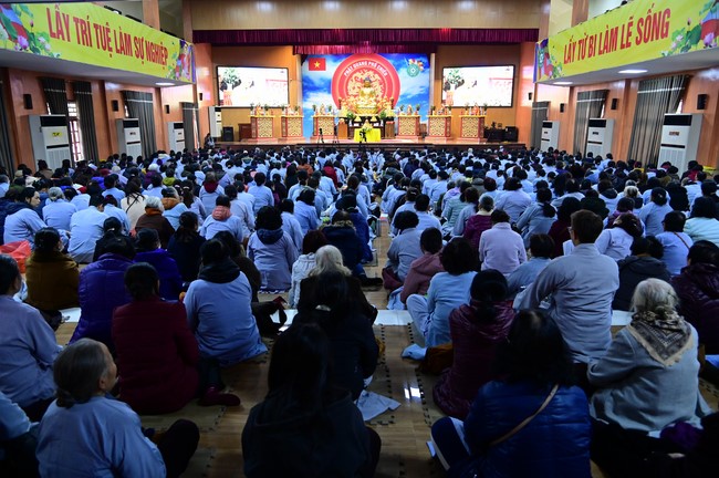 Preaching dharma at Dien Quang pagoda in the second day of propagation trip in the Northern