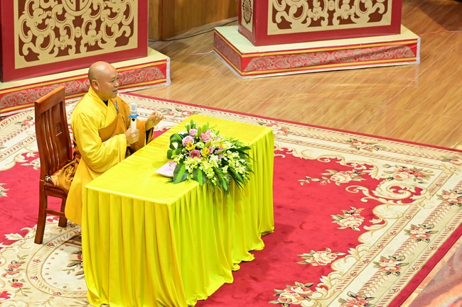 Preaching dharma at Dien Quang pagoda in the second day of propagation trip in the Northern