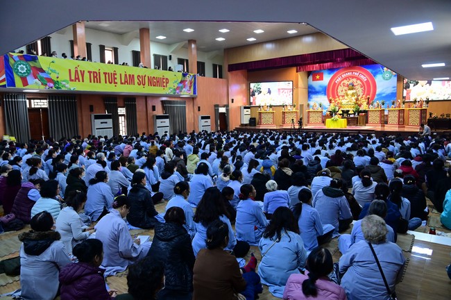 Preaching dharma at Dien Quang pagoda in the second day of propagation trip in the Northern