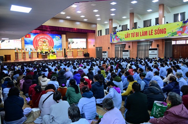 Preaching dharma at Dien Quang pagoda in the second day of propagation trip in the Northern