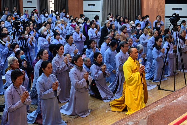 Preaching dharma at Dien Quang pagoda in the second day of propagation trip in the Northern