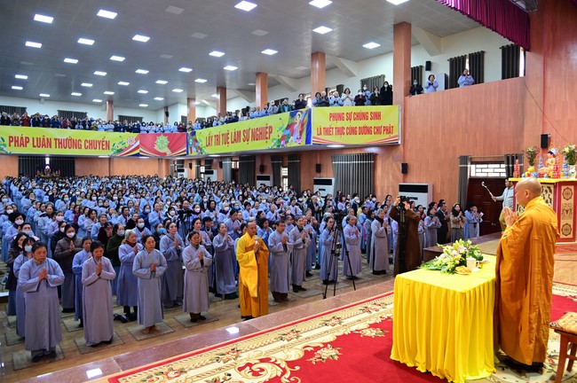 Preaching dharma at Dien Quang pagoda in the second day of propagation trip in the Northern
