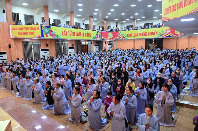 Preaching dharma at Dien Quang pagoda in the second day of propagation trip in the Northern