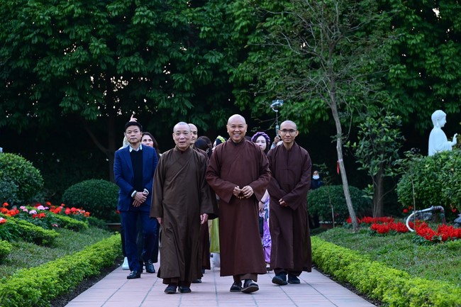 Preaching dharma at Dien Quang pagoda in the second day of propagation trip in the Northern