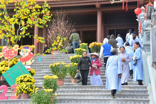 Peace praying ceremony at Tay Khanh Pagoda in Thai Binh in the new year