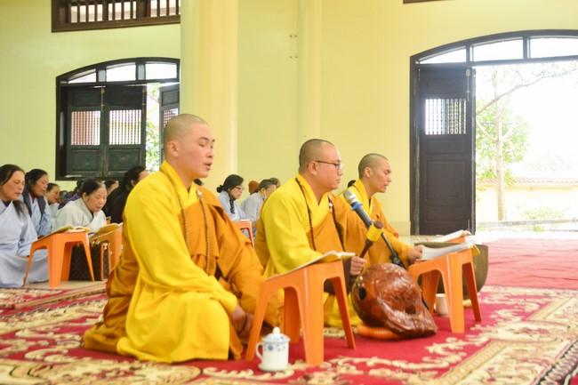 Peace praying ceremony at Tay Khanh Pagoda in Thai Binh in the new year